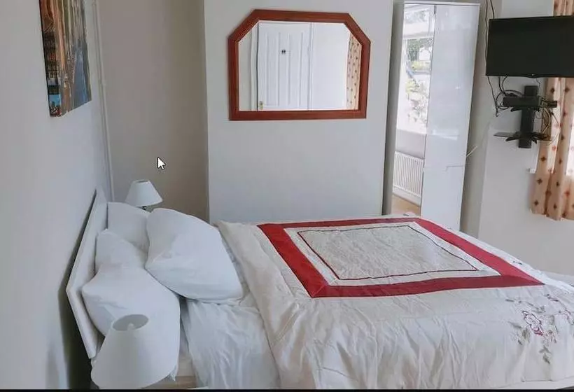 پانسیون Coral House