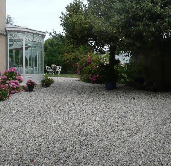 Majatalo Les Lilas De Bellefontaine