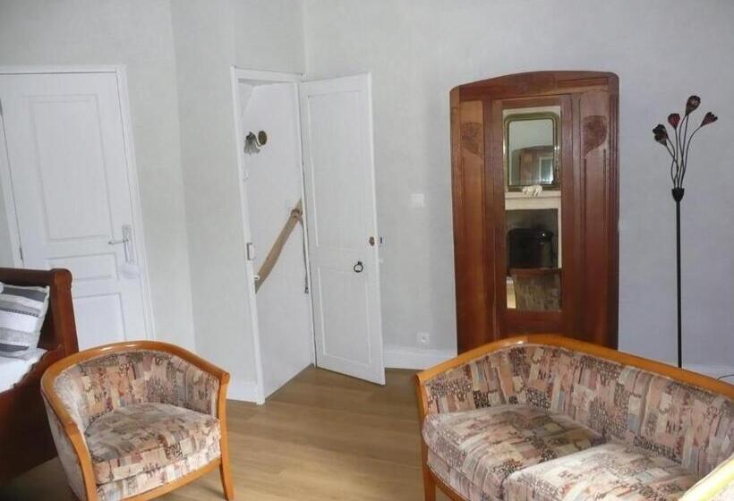 Majatalo Les Lilas De Bellefontaine