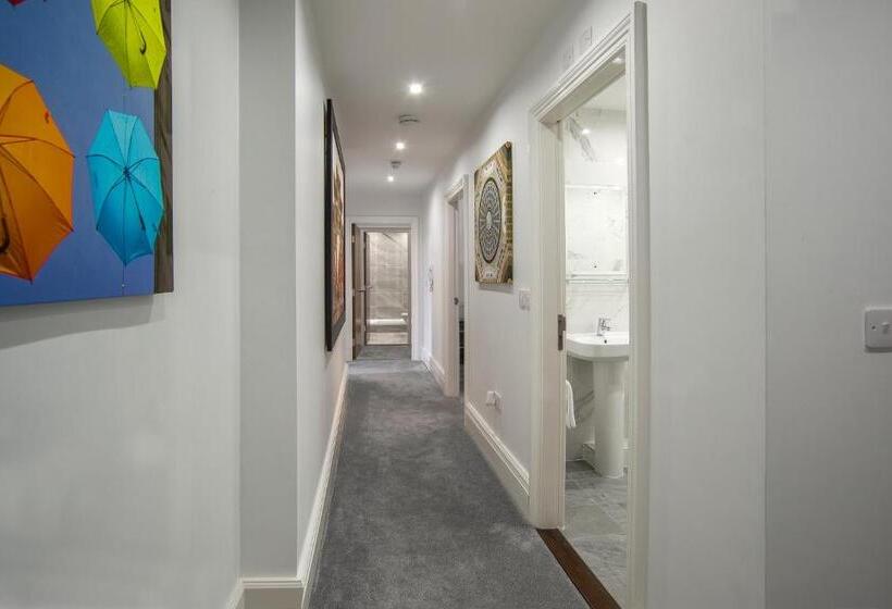 The Castle Collection   42 Castle Street