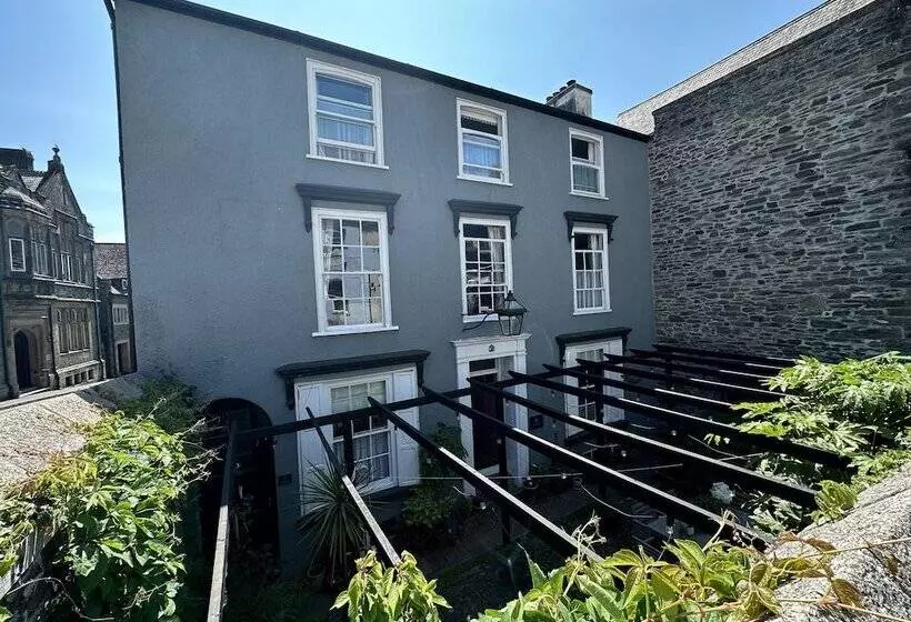Aamiaismajoitus (B&B) One Drake Road, Tavistock, Devon