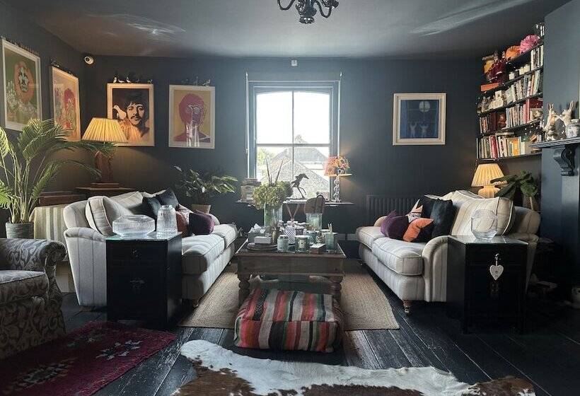 민박 One Drake Road, Tavistock, Devon