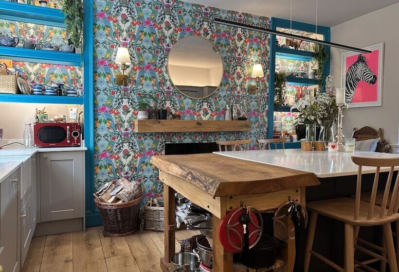 민박 One Drake Road, Tavistock, Devon