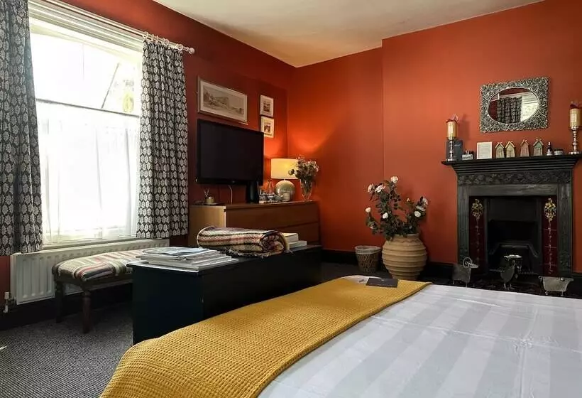 Aamiaismajoitus (B&B) One Drake Road, Tavistock, Devon