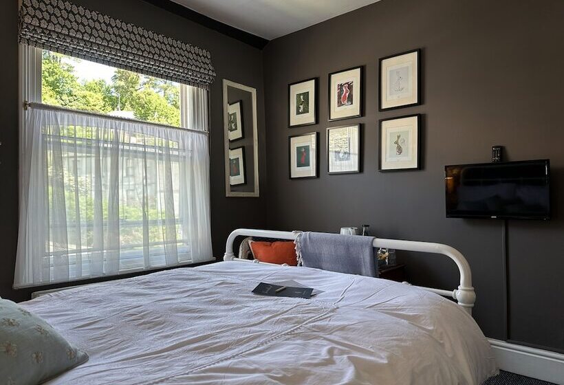 민박 One Drake Road, Tavistock, Devon