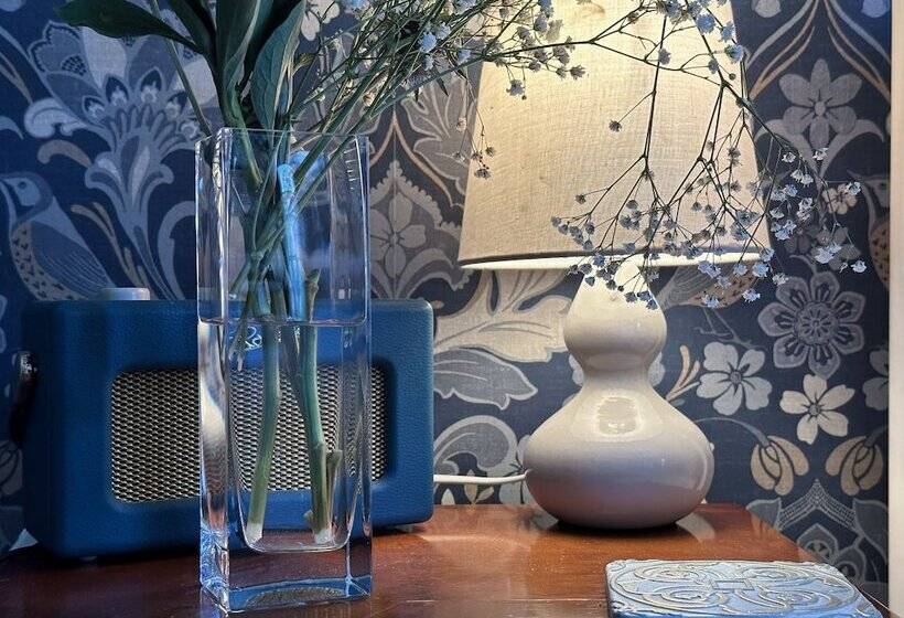 민박 One Drake Road, Tavistock, Devon