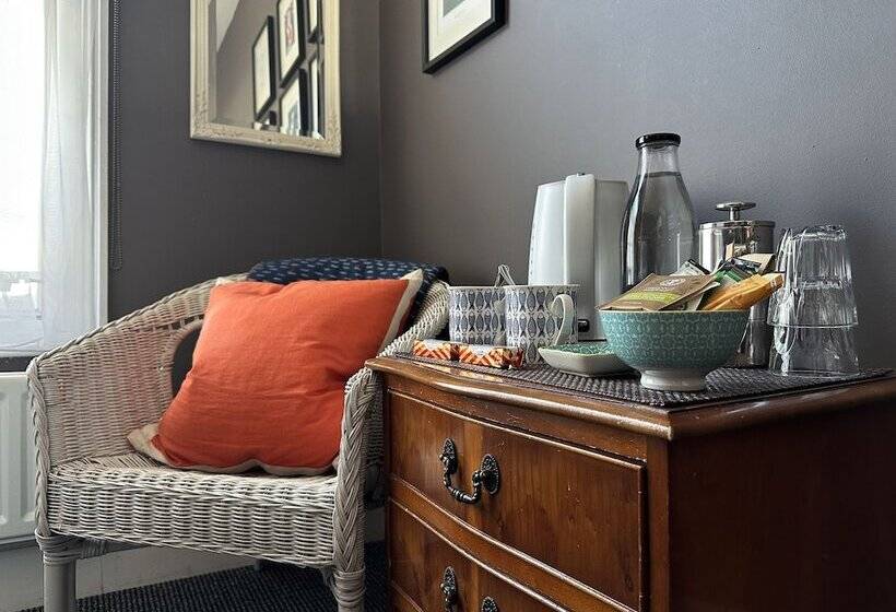 민박 One Drake Road, Tavistock, Devon