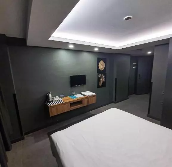 هتل B Loft
