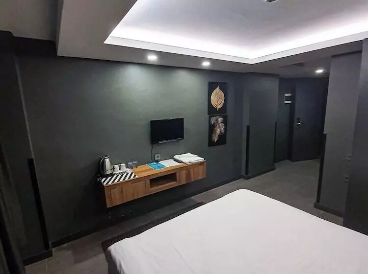 هتل B Loft