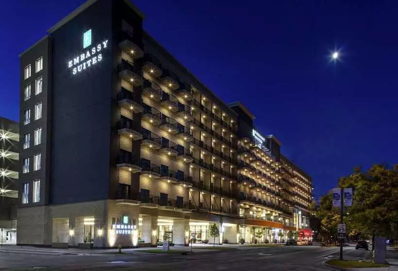 هتل Embassy Suites By Hilton Grand Rapids Downtown,mi