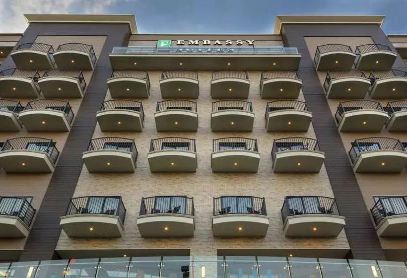 هتل Embassy Suites By Hilton Grand Rapids Downtown,mi