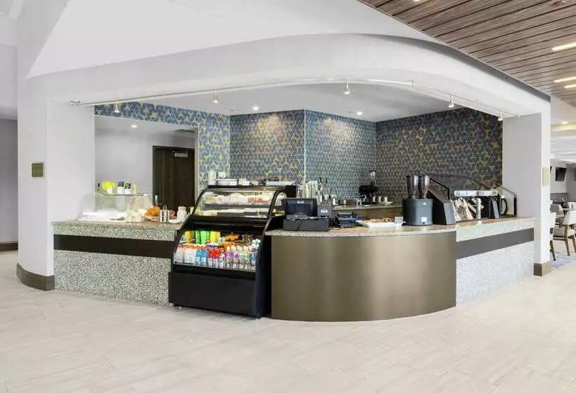 هتل Embassy Suites By Hilton Grand Rapids Downtown,mi