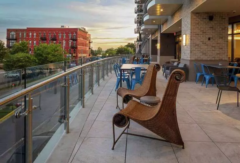 هتل Embassy Suites By Hilton Grand Rapids Downtown,mi