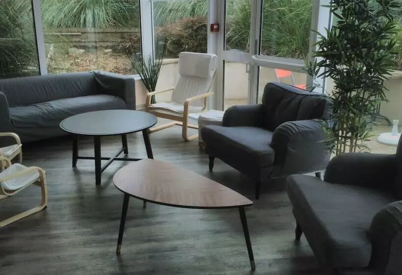 Hotelli Le Manoir Des Tourelles