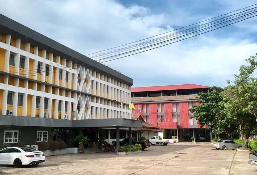 ホテル Chainatgrand