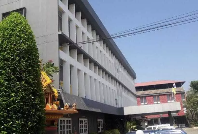 ホテル Chainatgrand