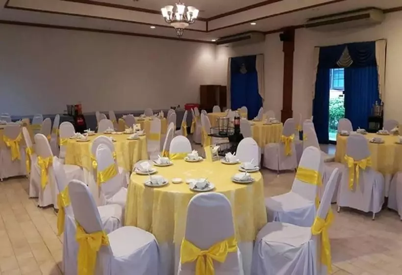 ホテル Chainatgrand