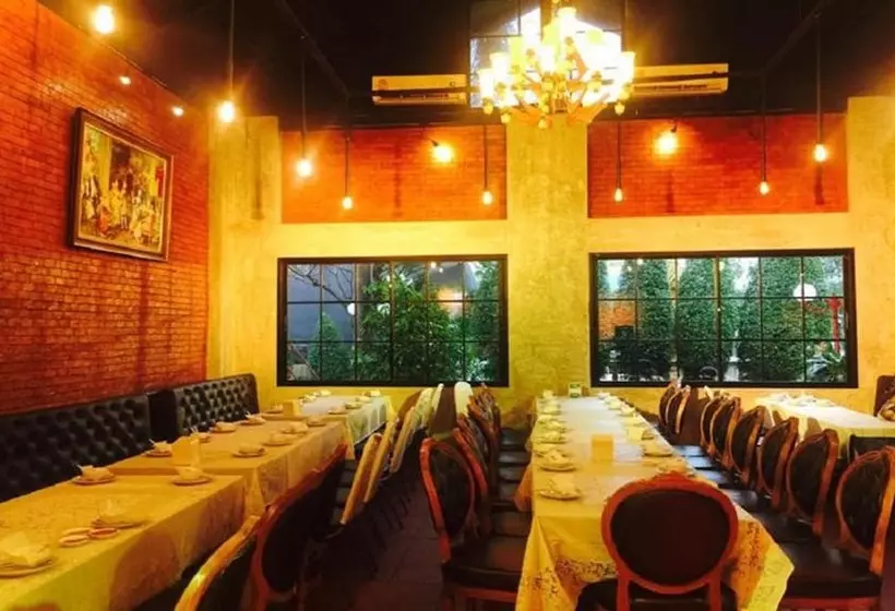 ホテル Chainatgrand