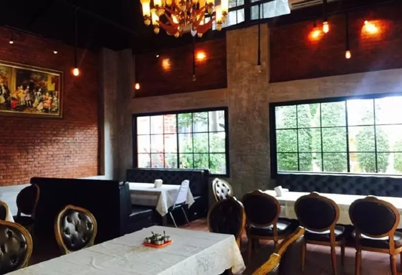 ホテル Chainatgrand