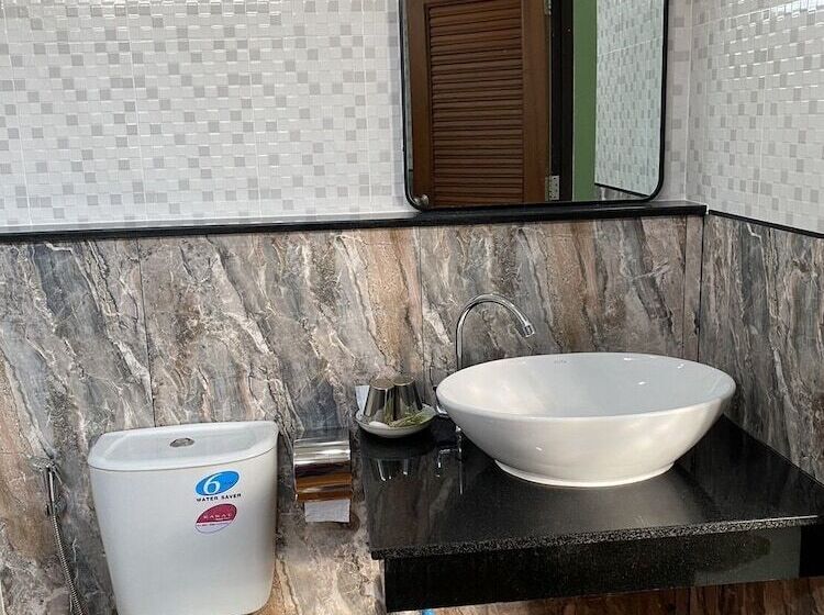 Szálloda Chainatgrand