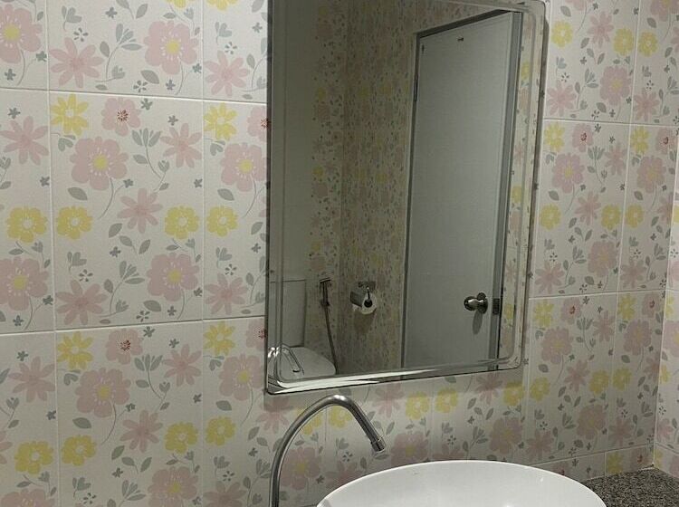 Szálloda Chainatgrand