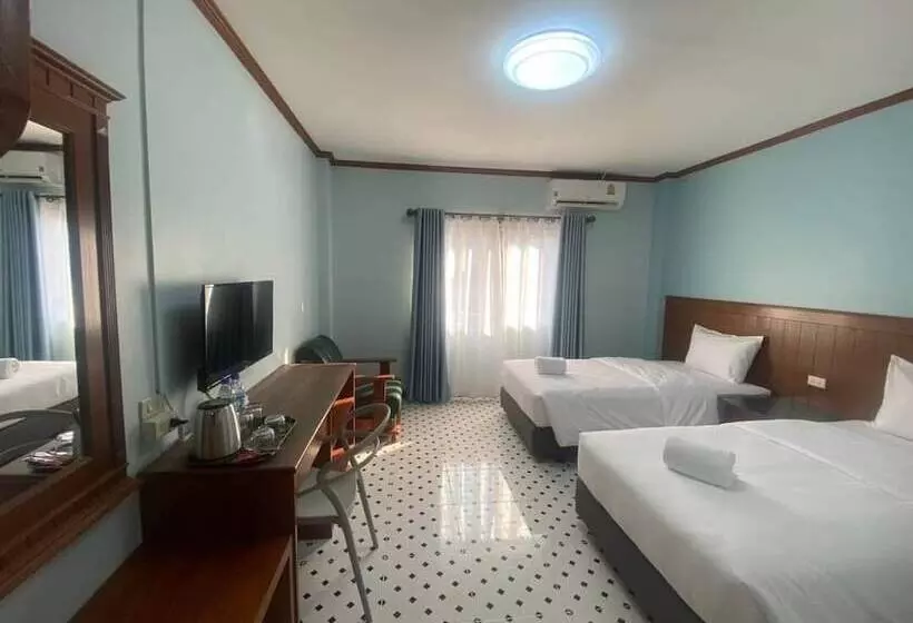 ホテル Chainatgrand