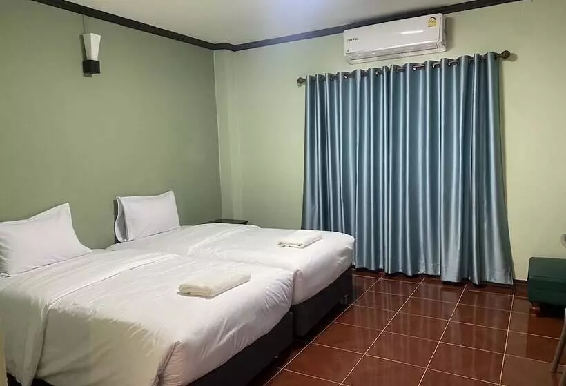 ホテル Chainatgrand