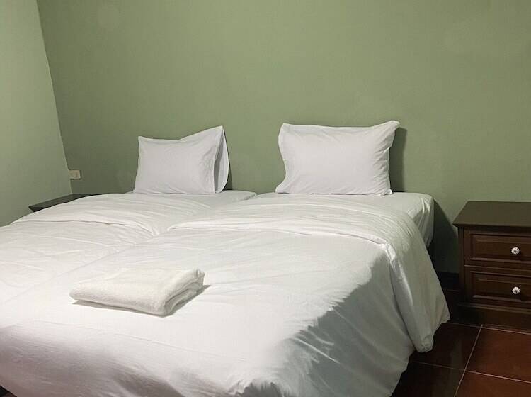 Szálloda Chainatgrand