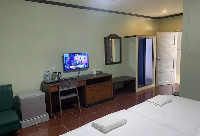 ホテル Chainatgrand