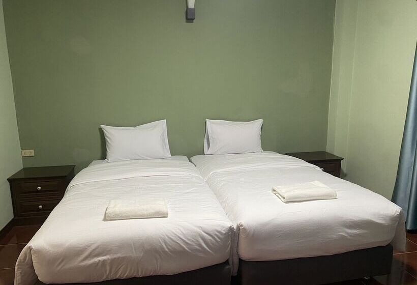 Szálloda Chainatgrand