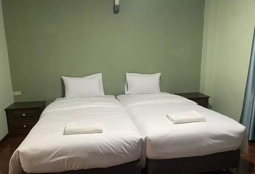 ホテル Chainatgrand