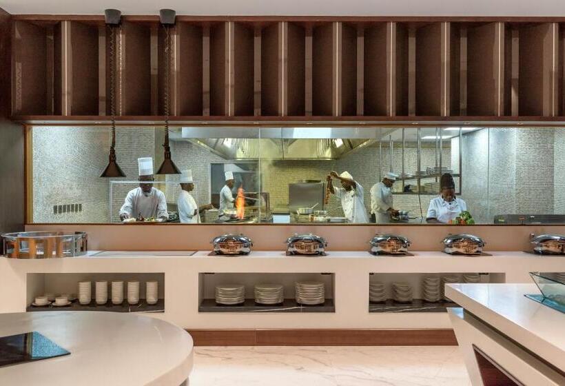 هتل Neelkanth Sarovar Premiere