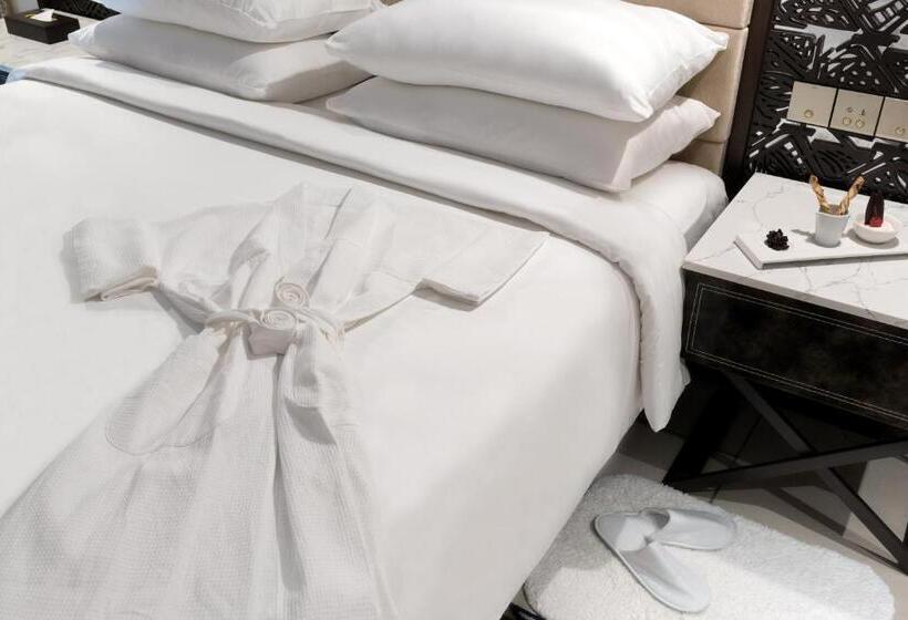 هتل Neelkanth Sarovar Premiere