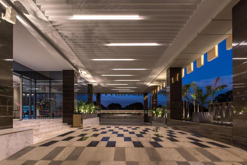 هتل Neelkanth Sarovar Premiere