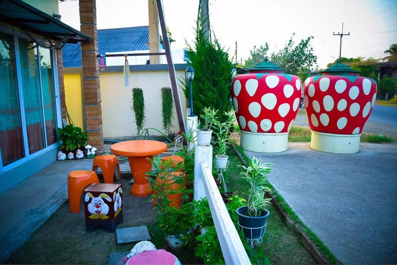 Отель Sabaidee Place