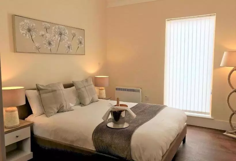 Ice House Apartments
