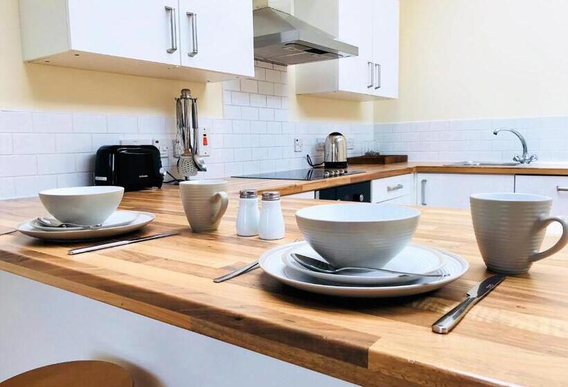 Ice House Apartments