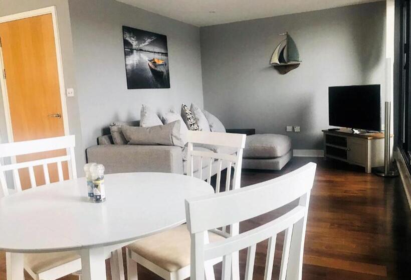 Ice House Apartments