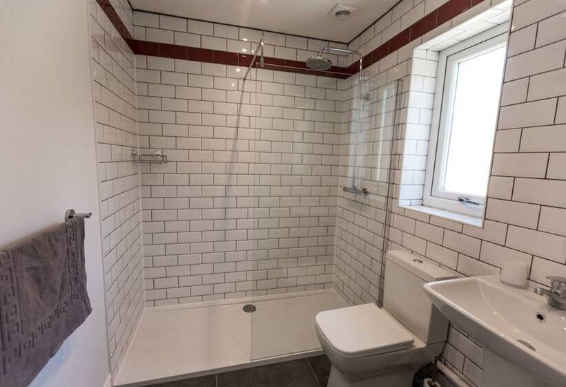 汽车旅馆 Farmers Barns