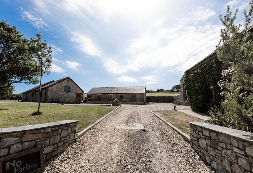 汽车旅馆 Farmers Barns