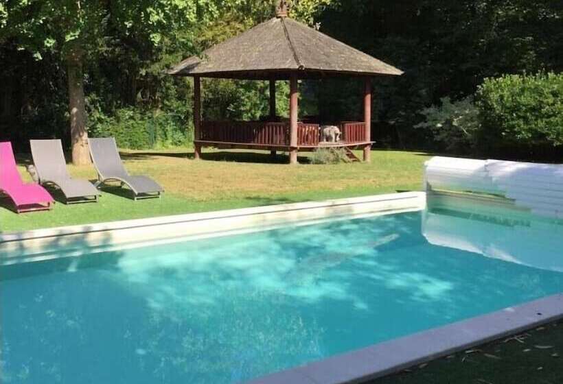 بنسيون Chambre D Hotes Les Rives De La Tronne