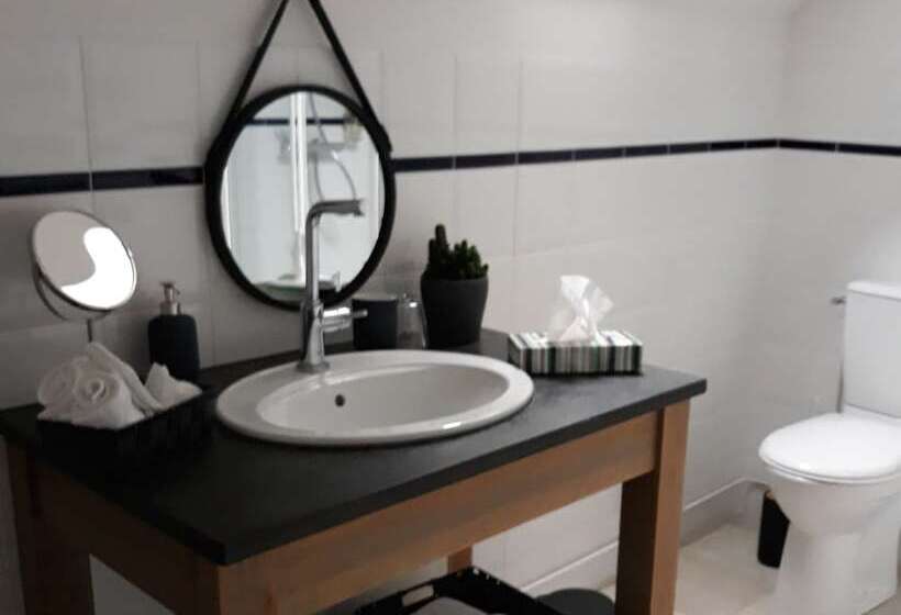 بنسيون Chambre D Hotes Les Rives De La Tronne