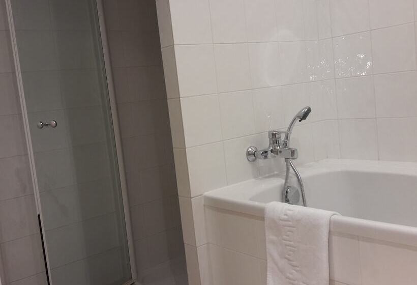 بنسيون Chambre D Hotes Les Rives De La Tronne