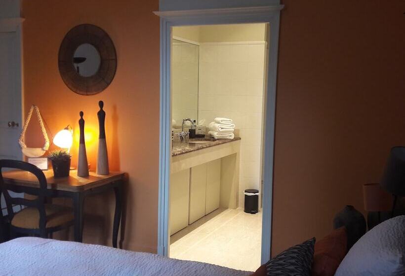 بنسيون Chambre D Hotes Les Rives De La Tronne