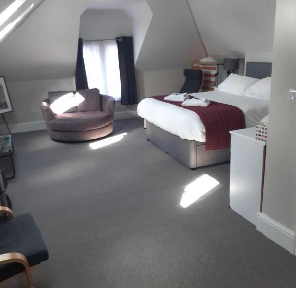 Пансион The Russet House