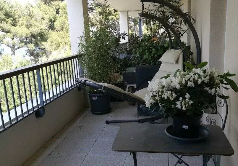 تختخواب و صبحانه Chambre D Hotes La Cigalière