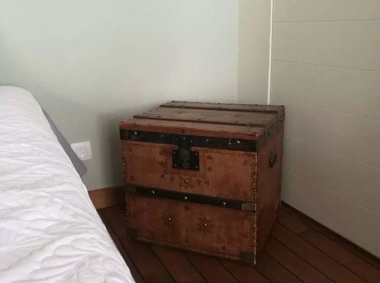 تختخواب و صبحانه Chambre D Hotes La Cigalière
