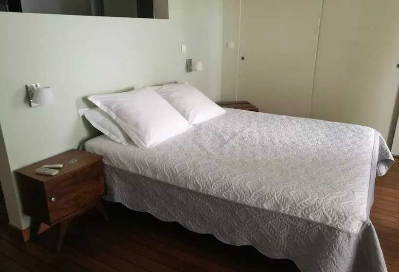 تختخواب و صبحانه Chambre D Hotes La Cigalière