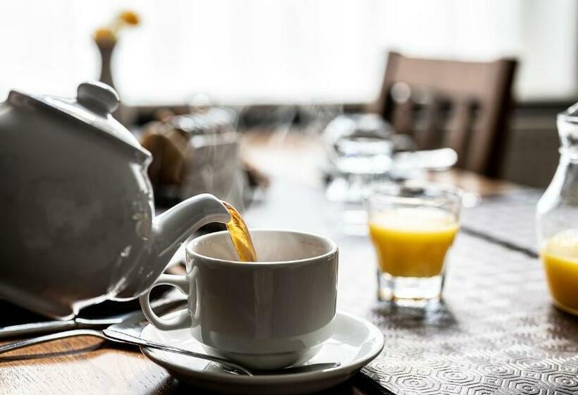 تختخواب و صبحانه Crescent Lodge Guest House