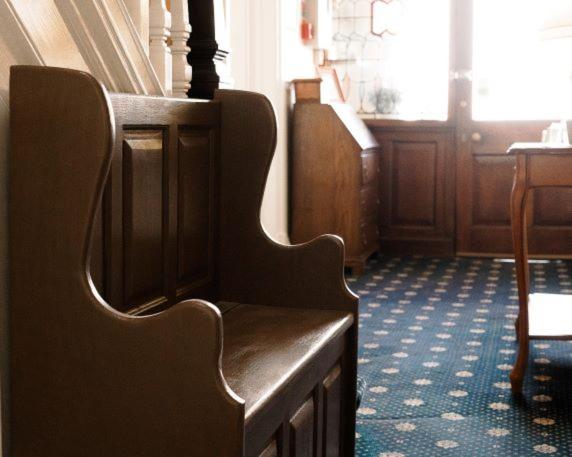 تختخواب و صبحانه Crescent Lodge Guest House